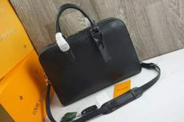 Picture of Louis Vuitton Mens Bags _SKUfw97507064fw